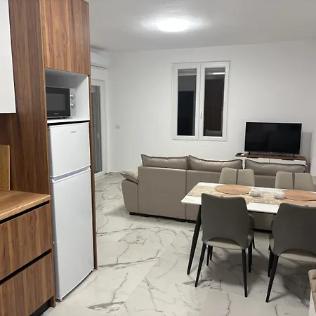 דירה New Cozy Area גולם