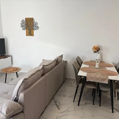 New Cozy Area דירה